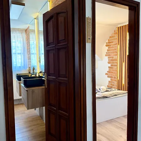 Leanyka Vendeghaz * 에게르