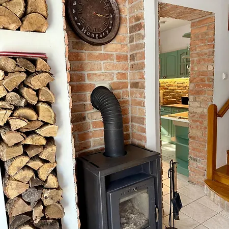 Leanyka Vendeghaz 아파트 에게르